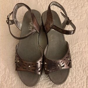 Alegria Metallic Sandals Size 7.5 or 38